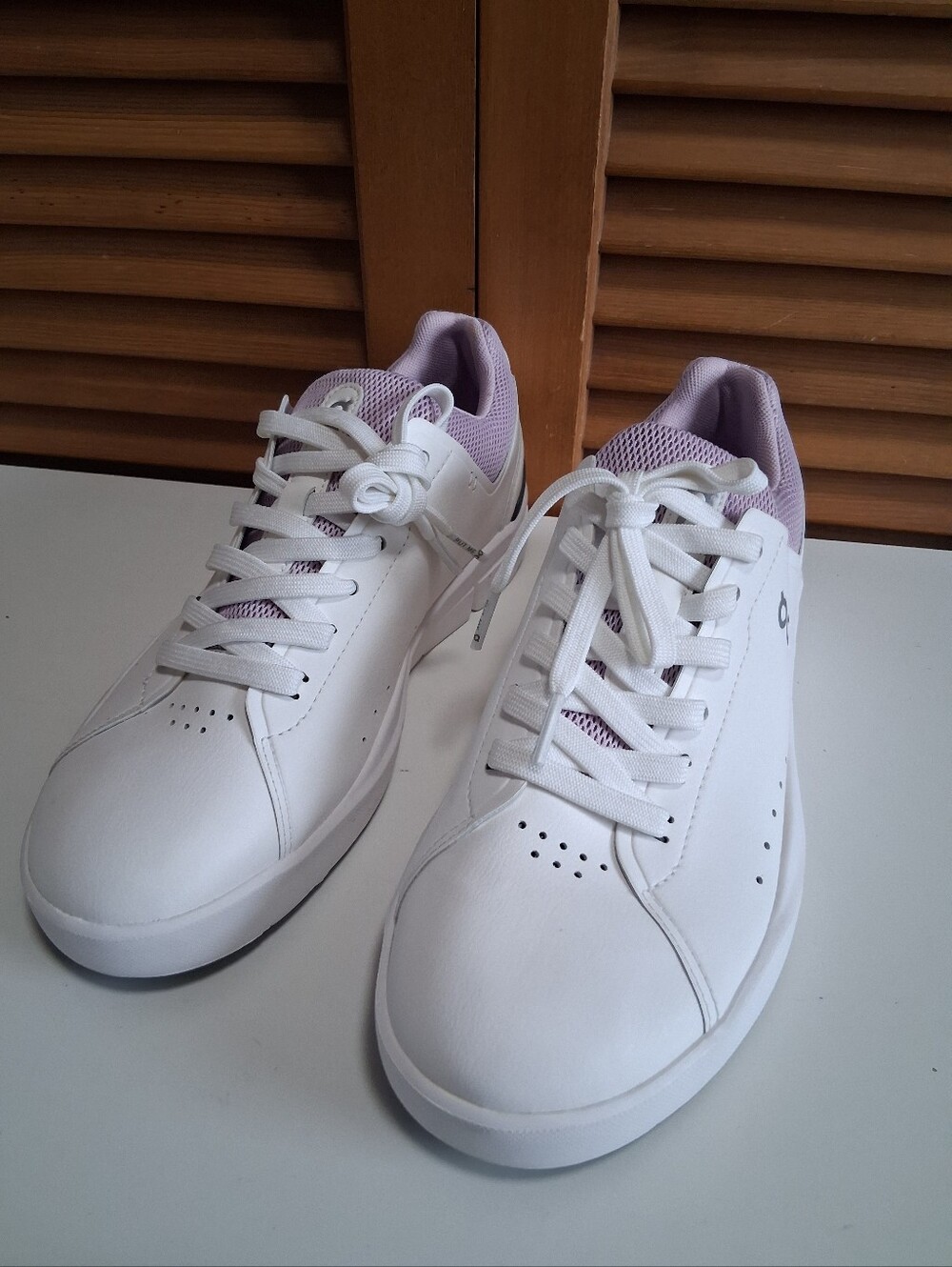 On The Roger Advantage Women's Sneaker * Size: 8 * NEW - Picture 3 of 8